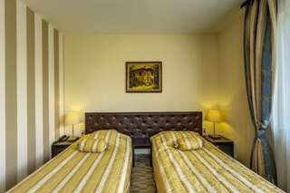 Отель Hotel Cheap София Двухместный номер эконом-класса с 1 кроватью или 2 отдельными кроватями-1
